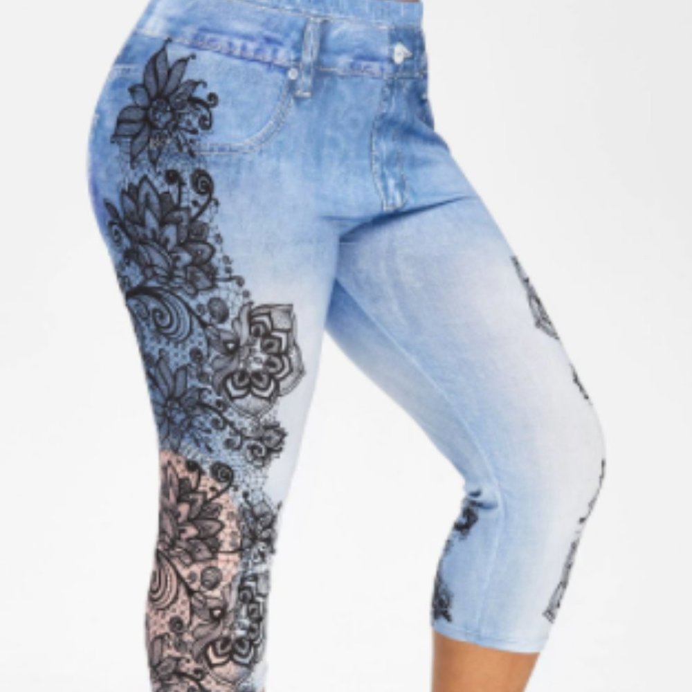 Rosegal Plus Size 3D Print Capri Legging 14